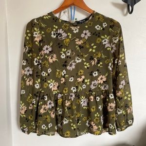 Floral print 3/4 sleeve top-like new